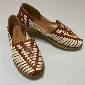 TOMS Women's Brown and White Woven Shoes